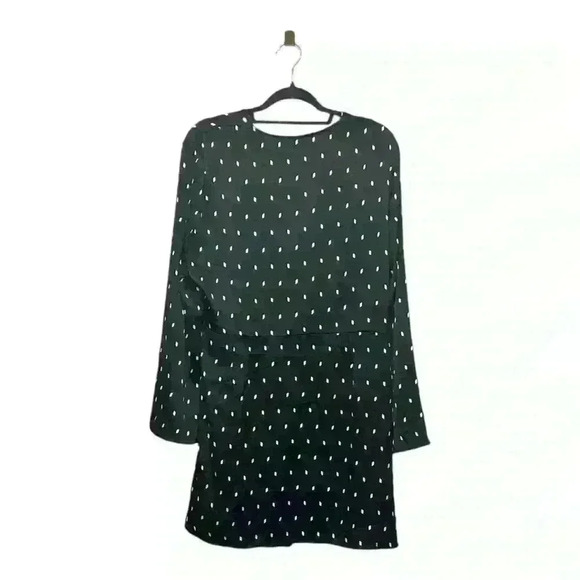 H&M Patterned Black and White tie-wrap flowy satin like dress, size XXL - Picture 2 of 6